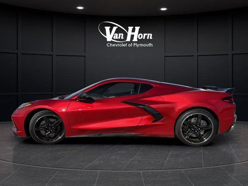 Used 2021 Chevrolet Corvette Stingray Preferred Cpe w/ Z51 Performance Package RWD image 4