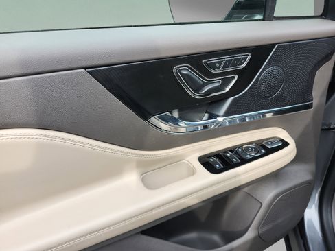 Used 2023 Lincoln Corsair Reserve FWD image 14