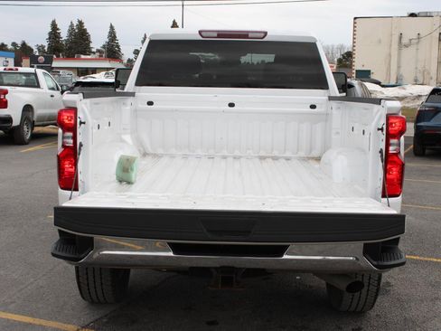 Used 2024 Chevrolet Silverado 2500 LT w/ Convenience Package image 7