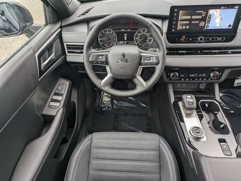 New 2026 Mitsubishi Outlander LE FWD image 16
