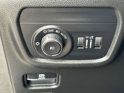 Used 2021 Jeep Grand Cherokee L Limited image 25