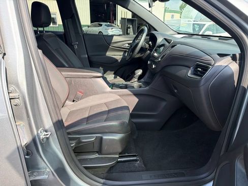 Used 2024 Chevrolet Equinox RS FWD image 18