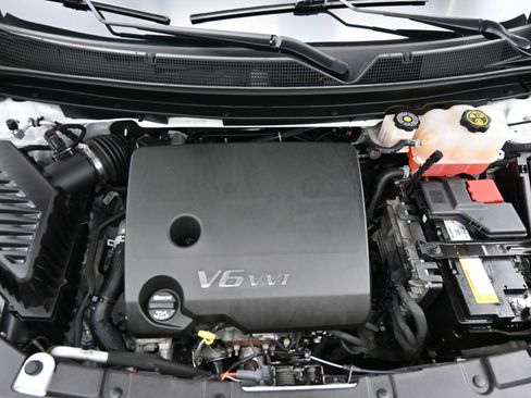 Used 2023 Chevrolet Traverse RS AWD/4WD image 20