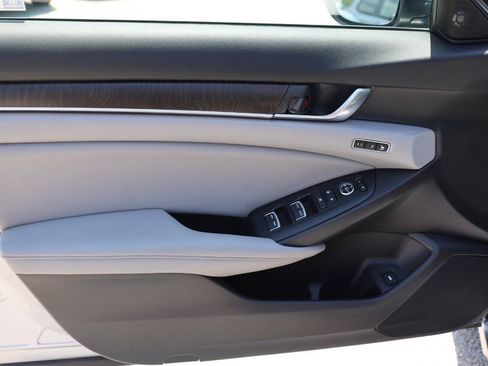 Used 2019 Honda Accord EX-L image 12