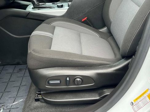 Used 2025 Chevrolet Blazer LT FWD image 25