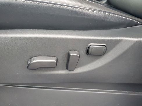 Used 2025 Nissan Frontier SL image 41