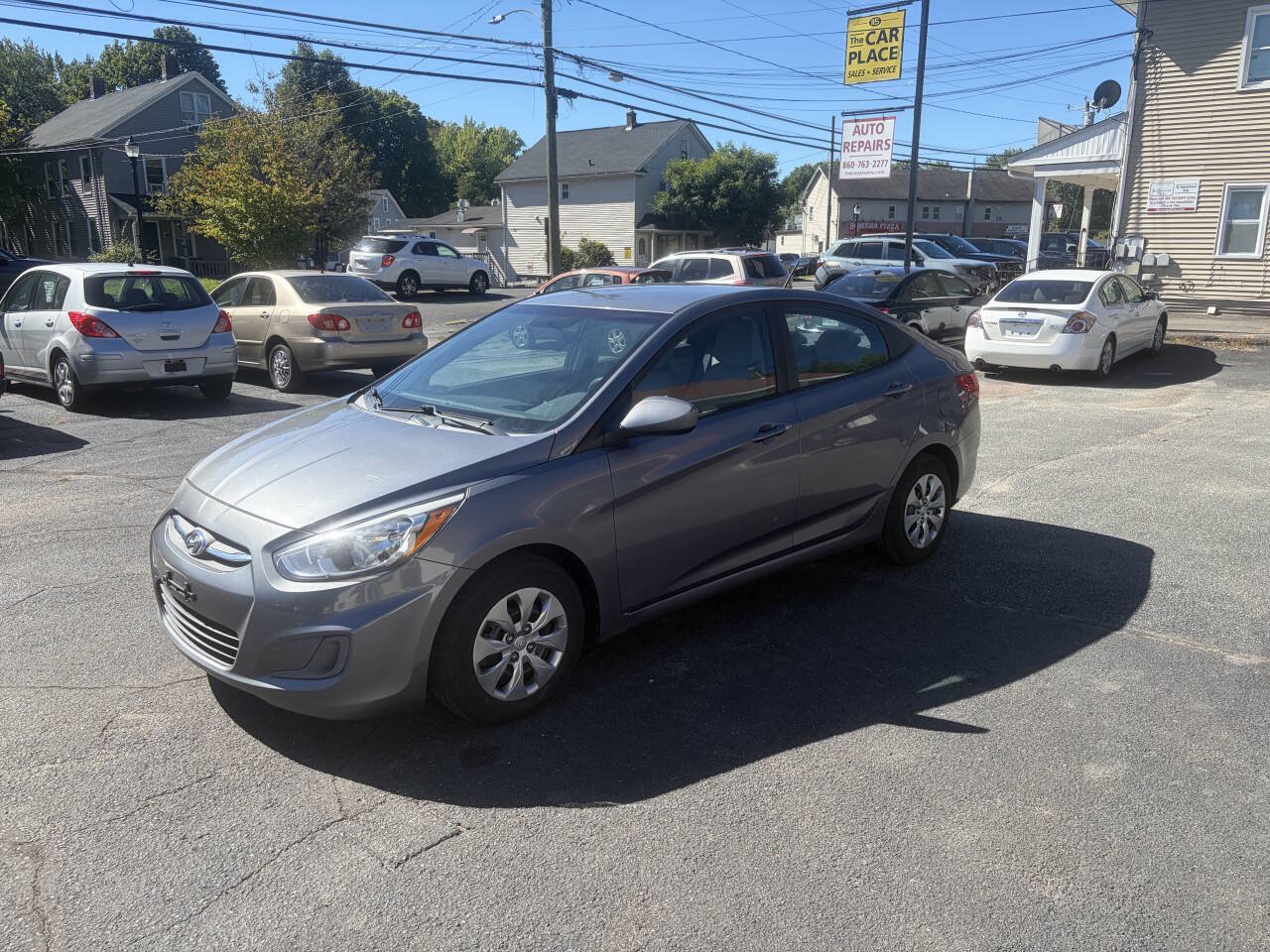 Used 2017 Hyundai Accent SE FWD image 2