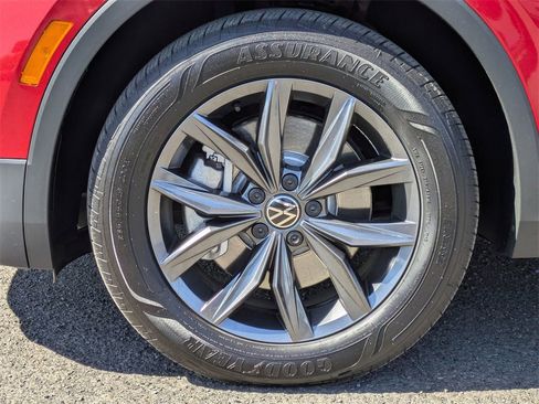 Certified 2023 Volkswagen Tiguan SE image 36