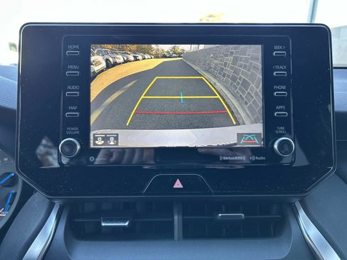 Used 2021 Toyota Venza XLE image 25