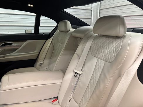 Used 2019 BMW 750i xDrive w/ Executive Package AWD/4WD image 26