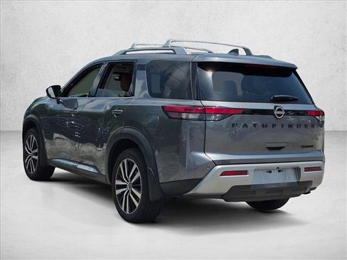 Used 2024 Nissan Pathfinder Platinum w/ Black Appearance Package FWD image 7