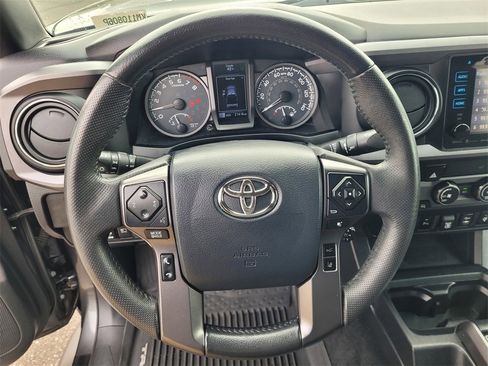 Used 2019 Toyota Tacoma TRD Off-Road image 21
