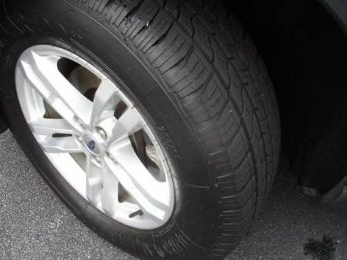 Used 2020 Ford Explorer XLT w/ Comfort Package image 10