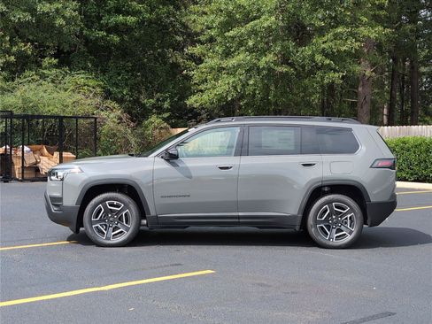 New 2026 Jeep Cherokee Laredo AWD/4WD image 2