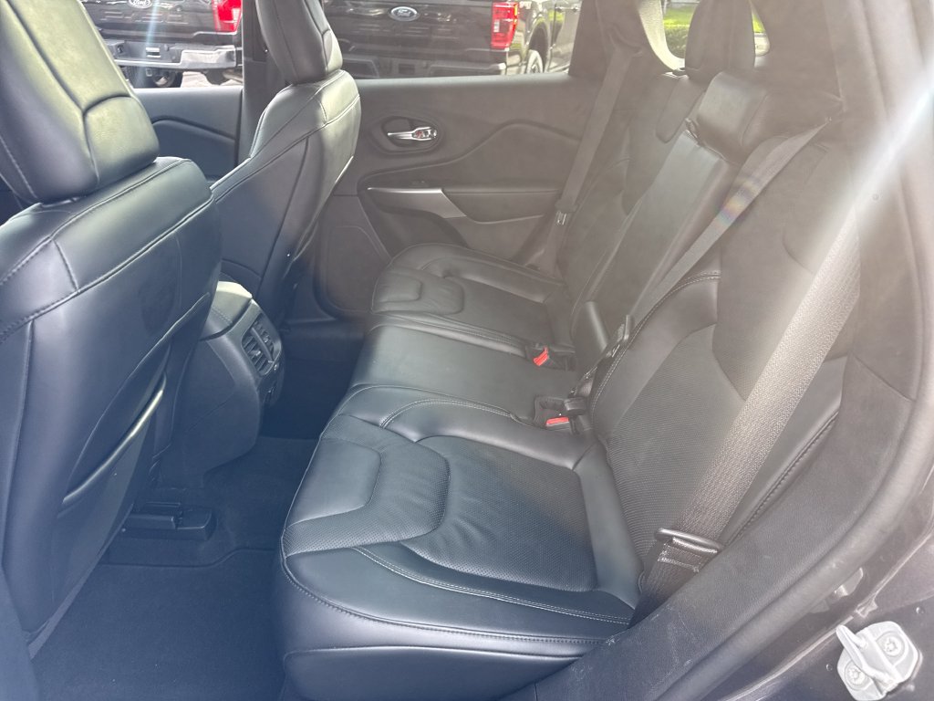 Used 2021 Jeep Cherokee High Altitude AWD/4WD image 14