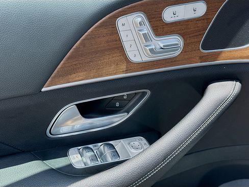 Used 2024 Mercedes-Benz GLE 350 4MATIC w/ Winter Package image 22