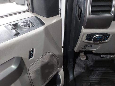 Used 2019 Ford F250 XLT w/ Camper Package AWD/4WD image 15