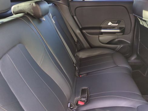 Used 2023 Mercedes-Benz GLA 250 image 18