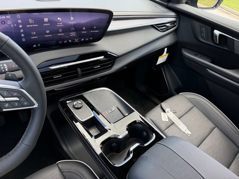 New 2026 Buick Enclave Sport Touring w/ Power Package FWD image 29