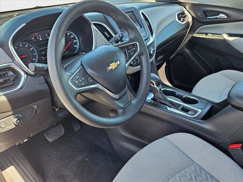 Used 2023 Chevrolet Equinox LS image 10