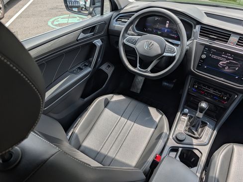 Certified 2024 Volkswagen Tiguan SE w/ MDO Package, Two-Row AWD/4WD image 9