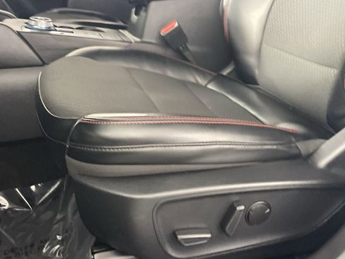 Used 2024 Ford Escape ST-Line image 17