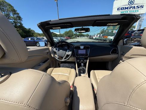 Used 2012 Chrysler 200 Limited FWD image 9