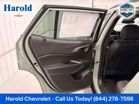Used 2024 Chevrolet Trax RS w/ Driver Confidence Package FWD image 12
