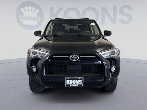 Used 2023 Toyota 4Runner SR5 AWD/4WD image 11