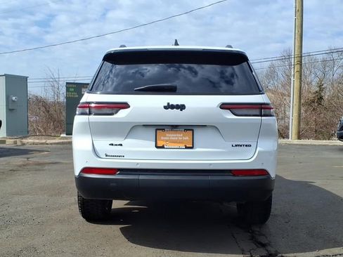 Certified 2023 Jeep Grand Cherokee L Limited w/ Black Appearance Package image 4