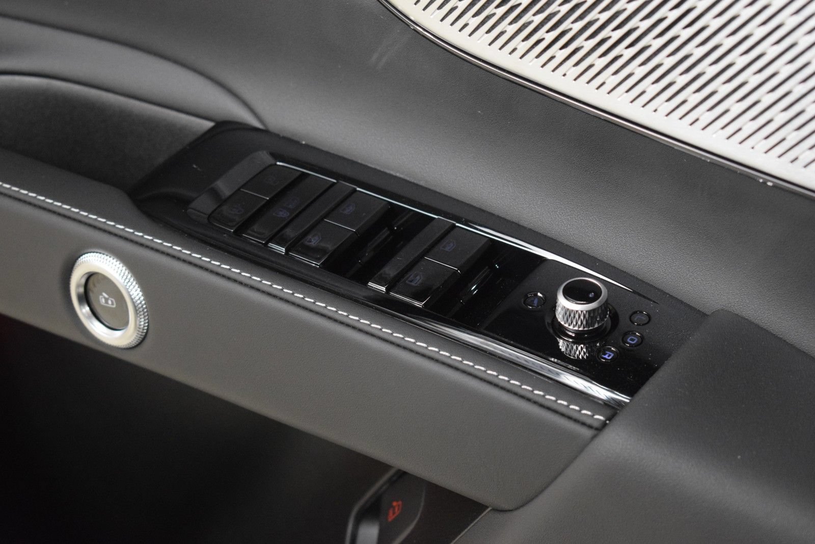 Certified 2025 Maserati Grecale Modena AWD/4WD image 38