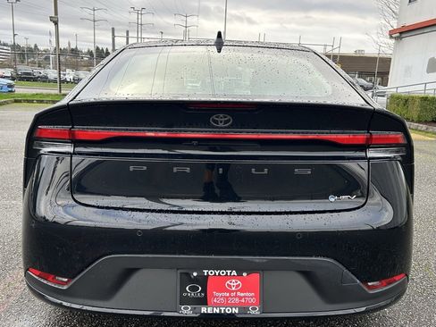Certified 2025 Toyota Prius LE image 6