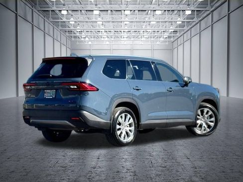 Used 2024 Toyota Grand Highlander AWD image 9