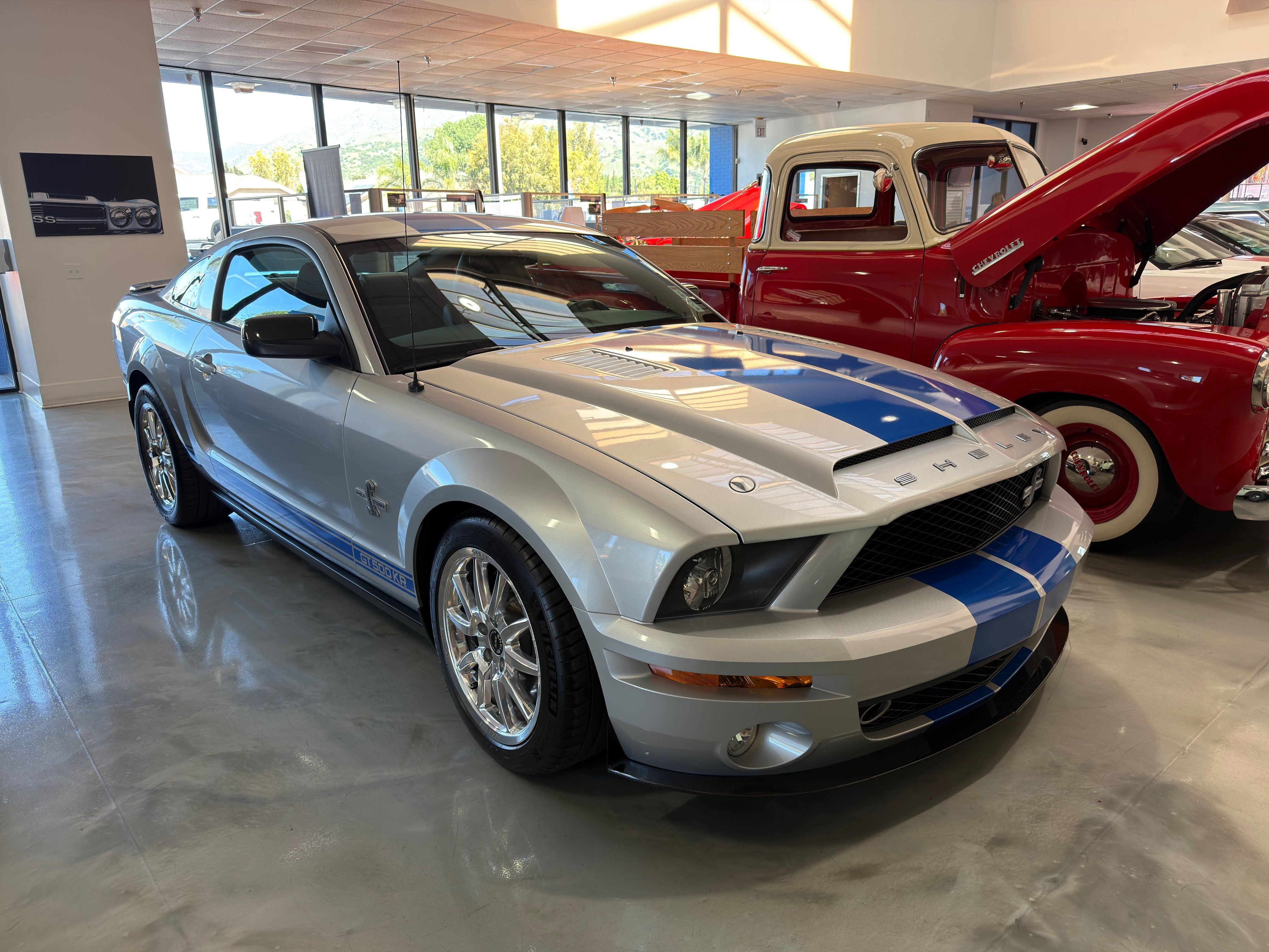 Used 2009 Ford Mustang Shelby GT500 RWD image 2