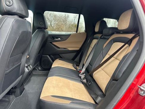 Used 2025 Chevrolet Equinox ACTIV w/ Safety and Technology Package AWD/4WD image 12