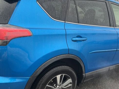 Used 2018 Toyota RAV4 XLE image 12