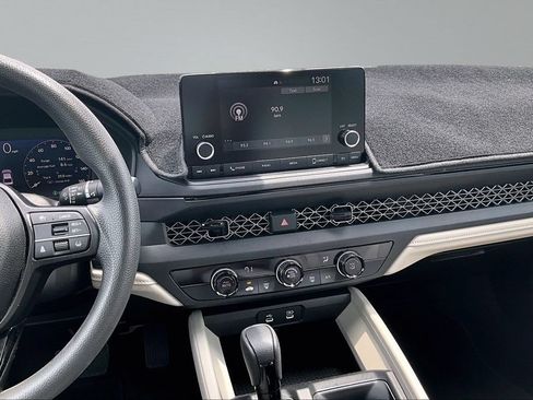Used 2025 Honda Accord LX image 6