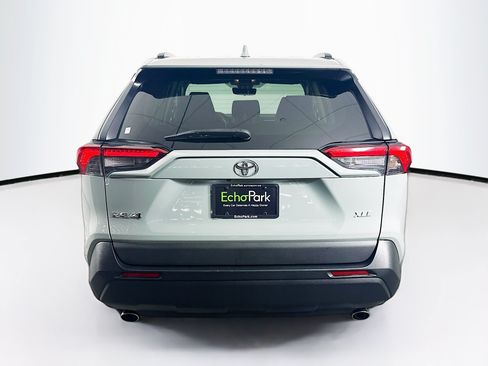 Used 2021 Toyota RAV4 XLE FWD image 7