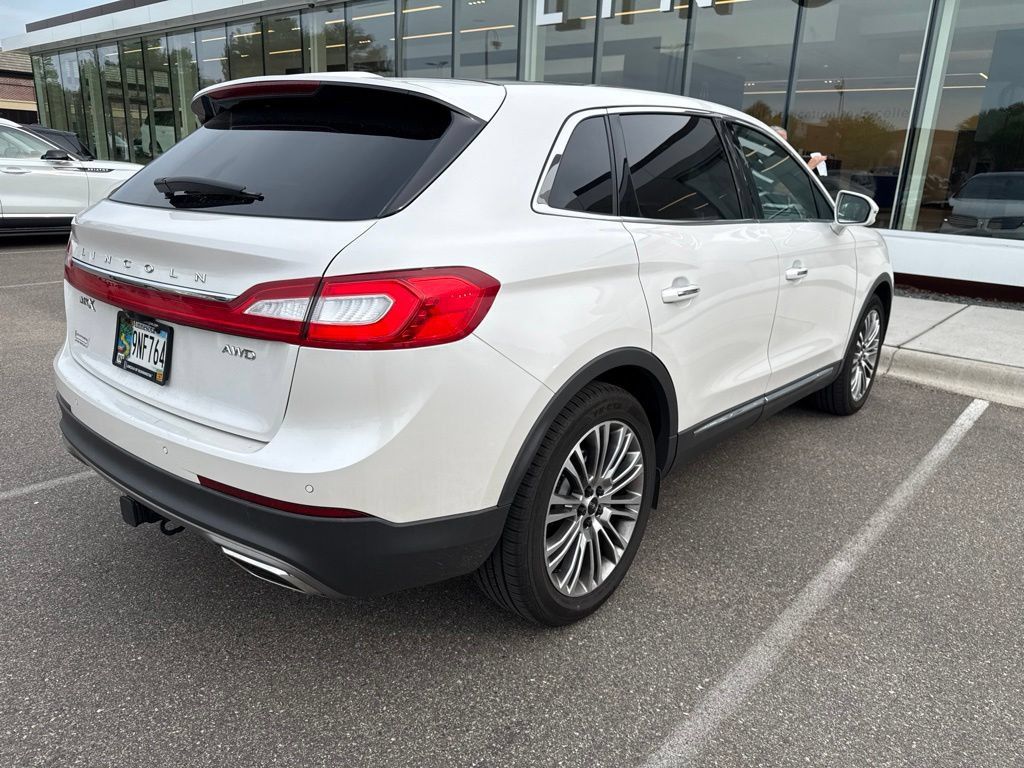 Used 2016 Lincoln MKX Reserve AWD/4WD image 2