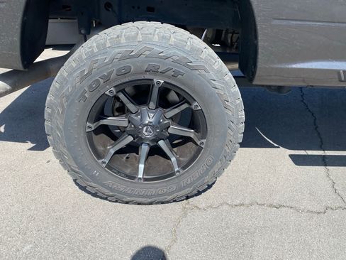 Used 2018 RAM 2500 Tradesman w/ Chrome Appearance Group AWD/4WD image 5