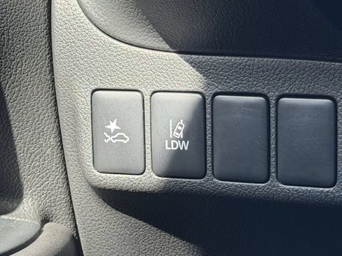 Used 2020 Mitsubishi Outlander SE FWD image 15