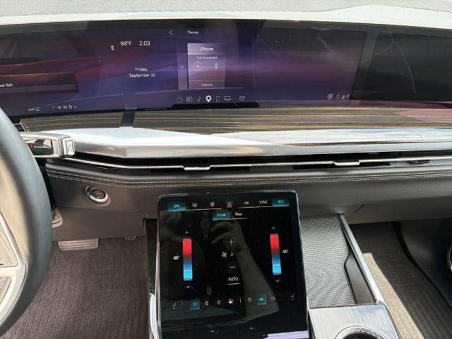 Certified 2025 Cadillac Escalade Premium Luxury w/ LPO, Floor Liner Package AWD/4WD image 30
