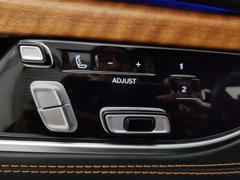 Used 2022 Jeep Grand Wagoneer Series III image 20