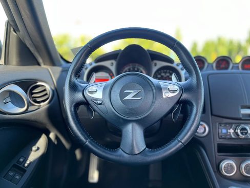 Used 2009 Nissan 370Z Coupe RWD image 14