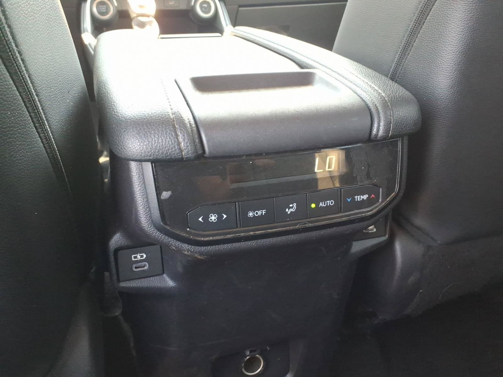 Used 2024 Toyota Grand Highlander AWD image 16