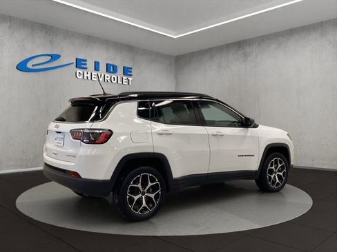 Used 2025 Jeep Compass Limited image 5