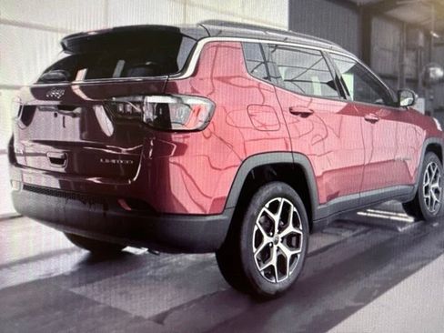 Used 2025 Jeep Compass Limited AWD/4WD image 6