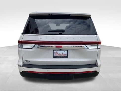 Used 2024 Lincoln Navigator L Reserve AWD/4WD image 3