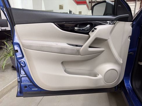 Used 2019 Nissan Rogue Sport FWD image 11
