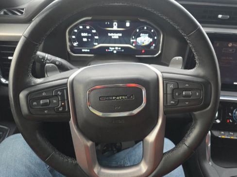 Used 2023 GMC Sierra 1500 Denali w/ Technology Package AWD/4WD image 10